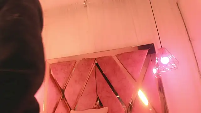 atenea taylor  online show from 01-17-26, 01:43