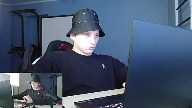 Poliglotjoe1 online show from 02-06-26, 11:46