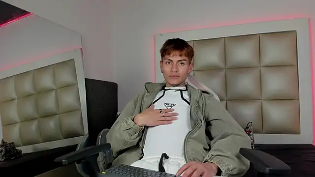 Snapshot of damian_js chatting on 11-20-25, 04:12 damian js online show from 11-20-25, 04:12