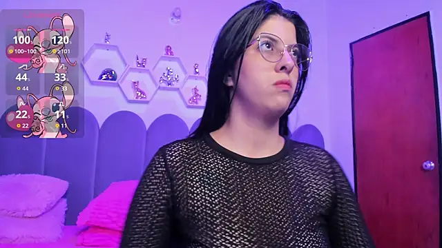 lunagomez24 online show from 12-14-25, 02:50