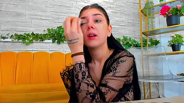 SerennaNoir online show from 12-21-25, 05:47