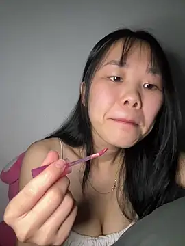 Kiee-lee online show from 12-20-25, 04:36