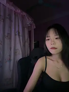 Kiee-lee online show from 04-13-26, 03:39