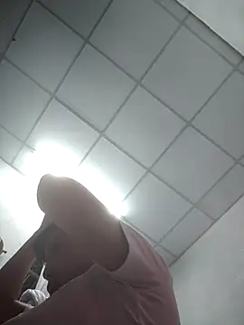 Snapshot of akura-03 chatting on 11-25-25, 03:23 akura-03 online show from 11-25-25, 03:23