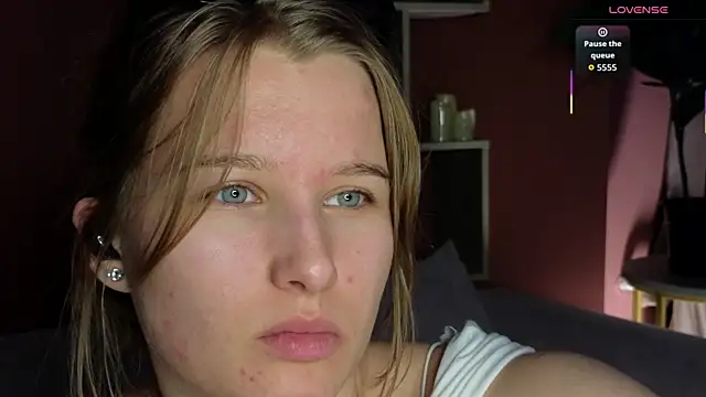 Snapshot of ImiMonroe chatting on 06-06-26, 02:27 ImiMonroe online show from 06-06-26, 02:27