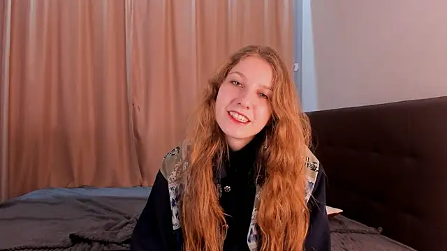 Snapshot of HazeLuneth chatting on 02-18-26, 06:31 HazeLuneth online show from 02-18-26, 06:31