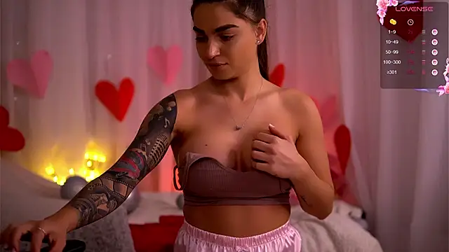 Snapshot of PureEllieX chatting on 02-23-26, 05:27 PureEllieX online show from 02-23-26, 05:27