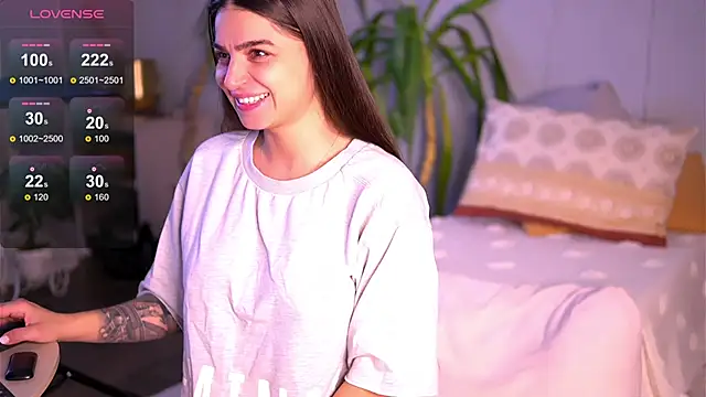 Snapshot of PureEllieX chatting on 06-20-26, 03:42 PureEllieX online show from 06-20-26, 03:42