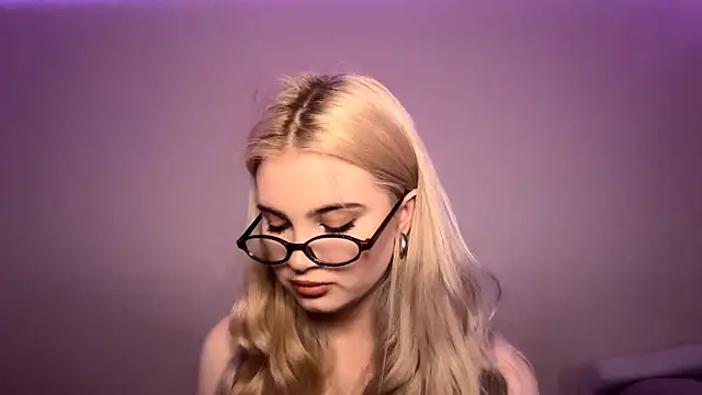 Snapshot of KarissaBoisse chatting on 11-29-25, 05:38 KarissaBoisse online show from 11-29-25, 05:38