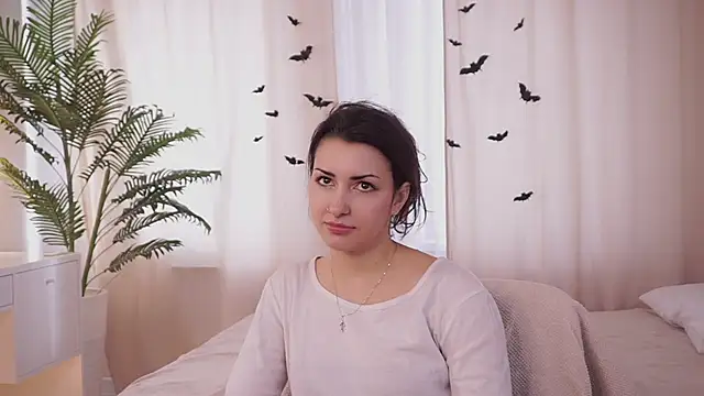 DovieMascall online show from 11-21-25, 07:18