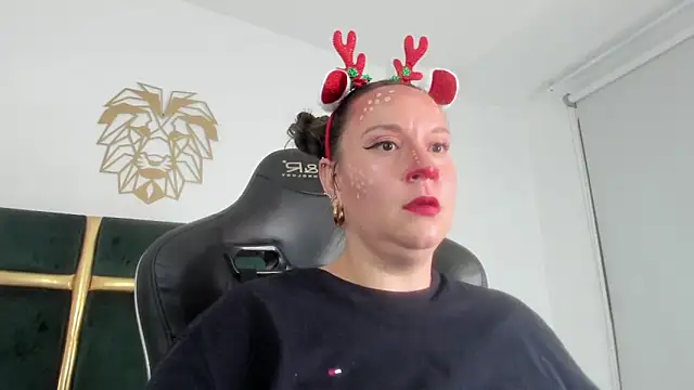 Snapshot of Sophiie_Rouse_ chatting on 12-02-25, 02:28 Sophiie Rouse online show from 12-02-25, 02:28