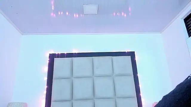 Snapshot of JojoBraando chatting on 01-12-26, 05:12 JojoBraando online show from 01-12-26, 05:12