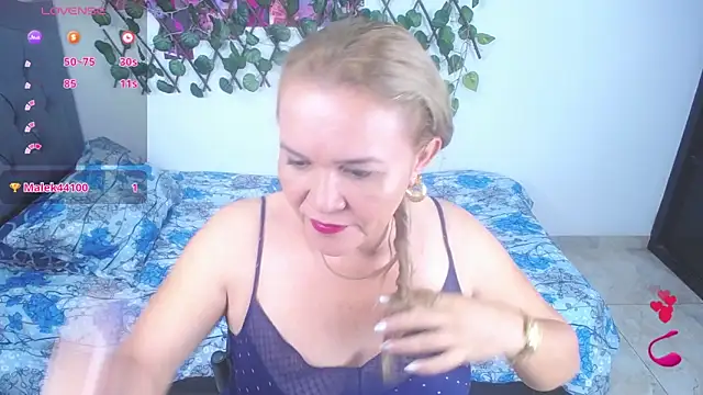 Sara star1 online show from 11-24-25, 01:44