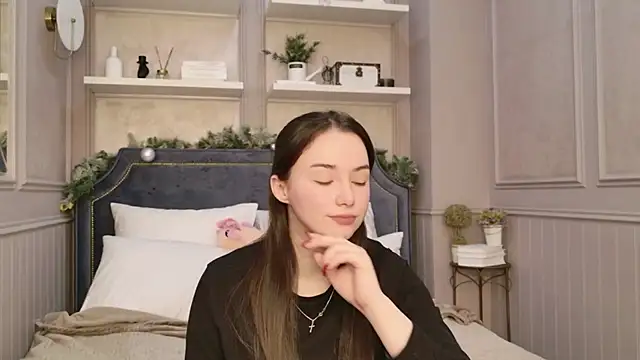 Amber Bond online show from 01-13-26, 05:46