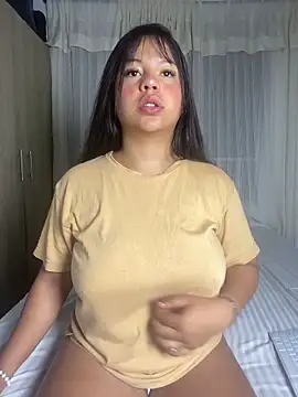 Snapshot of katthyasmitth chatting on 03-17-26, 12:04 katthyasmitth online show from 03-17-26, 12:04