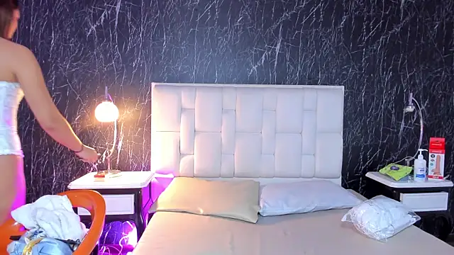 ClarissaMorreti online show from 11-28-25, 02:20