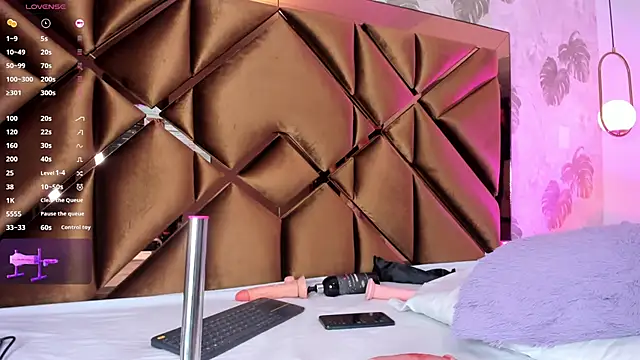 Alexa-Lynx online show from 04-15-26, 05:36