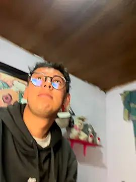 Yunaraa online show from 11-28-25, 11:07