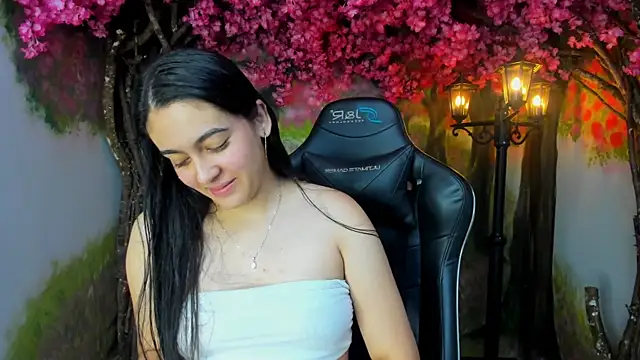 Snapshot of Teasybabe chatting on 11-24-25, 11:10 Teasybabe online show from 11-24-25, 11:10