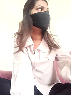 Lovely girl- online show from 02-17-26, 05:15