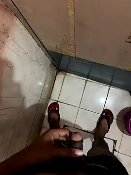 Snapshot of hardboydick2000 chatting on 11-24-25, 04:18 hardboydick2000 online show from 11-24-25, 04:18