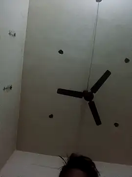 Snapshot of Sunenabhabh chatting on 02-21-26, 09:27 Sunenabhabh online show from 02-21-26, 09:27