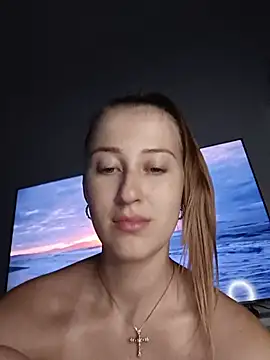 Snapshot of Susiee_Redd chatting on 06-22-26, 10:07 Susiee Redd online show from 06-22-26, 10:07