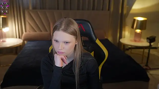 Charlotte Dreams online show from 02-27-26, 03:56