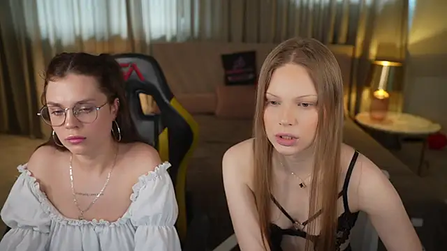 Snapshot of Charlotte_Dreams chatting on 04-30-26, 11:27 Charlotte Dreams online show from 04-30-26, 11:27