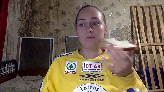 Vassila69 online show from 12-18-25, 07:31