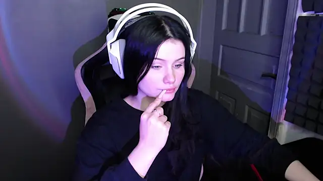 Moon raven online show from 01-18-26, 09:51