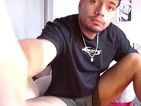 Snapshot of Henry_villa23 chatting on 02-09-26, 03:27 Henry villa23 online show from 02-09-26, 03:27