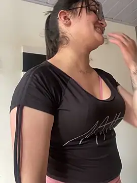 Snapshot of Samantha_VF chatting on 12-04-25, 08:06 Samantha VF online show from 12-04-25, 08:06