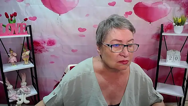 Snapshot of OlgaLuck chatting on 05-20-26, 05:13 OlgaLuck online show from 05-20-26, 05:13