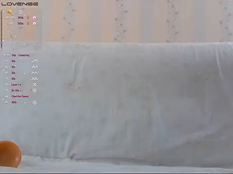 Snapshot of LustfulSarah chatting on 09-19-25, 02:40 LustfulSarah online show from 09-19-25, 02:40