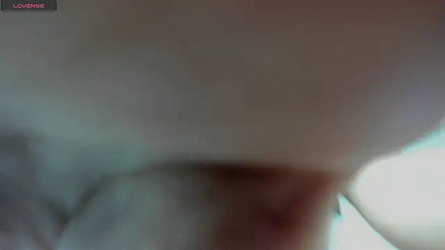 Snapshot of Izelevans chatting on 11-24-25, 11:43 Izelevans online show from 11-24-25, 11:43