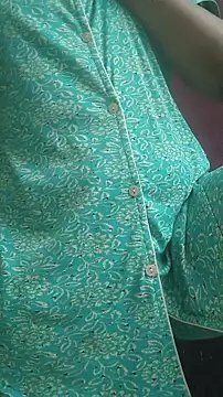 Snapshot of SameeraReddy19 chatting on 04-06-26, 04:57 SameeraReddy19 online show from 04-06-26, 04:57