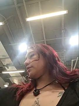 Snapshot of Eveeelyn25 chatting on 03-06-26, 10:28 Eveeelyn25 online show from 03-06-26, 10:28