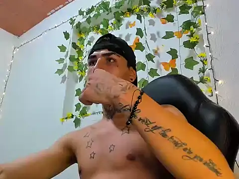 Snapshot of beatandtalk chatting on 11-25-25, 07:08 beatandtalk online show from 11-25-25, 07:08