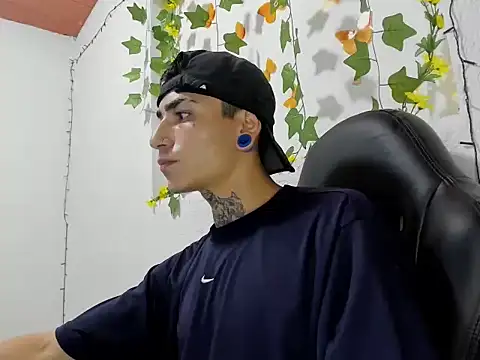 Snapshot of beatandtalk chatting on 11-27-25, 03:03 beatandtalk online show from 11-27-25, 03:03