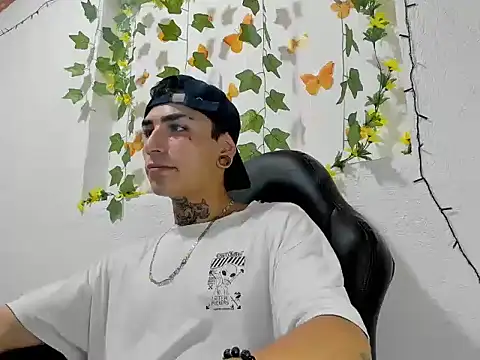 Snapshot of beatandtalk chatting on 12-02-25, 05:19 beatandtalk online show from 12-02-25, 05:19