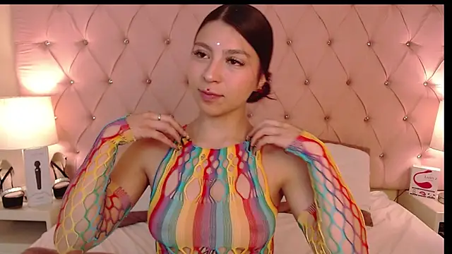 Hillary Thomson online show from 11-25-25, 03:12