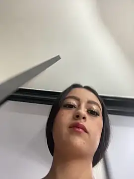 Snapshot of SOL_EF chatting on 12-18-25, 07:53 SOL EF online show from 12-18-25, 07:53