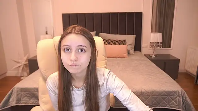 TinyNatalie online show from 12-20-25, 02:57