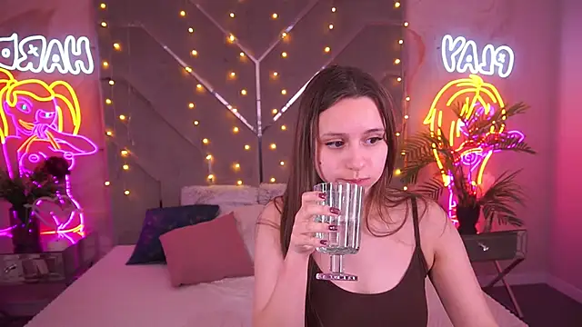 TinyNatalie online show from 04-16-26, 06:19