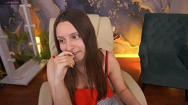 TinyNatalie online show from 05-20-26, 12:55
