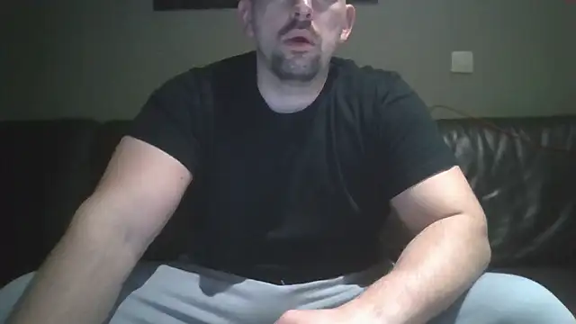 DeeLouLou online show from 11-30-25, 05:44