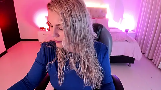 Violeta Hotter online show from 12-17-25, 11:05