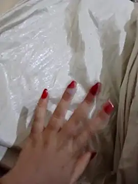 Snapshot of yasmine_x chatting on 11-22-25, 02:05 yasmine x online show from 11-22-25, 02:05