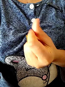 Snapshot of yasmine_x chatting on 12-02-25, 02:34 yasmine x online show from 12-02-25, 02:34